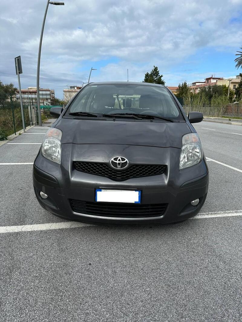 Toyota Yaris 1.0 3 porte Sol  del 2011 usata a Villafranca Tirrena